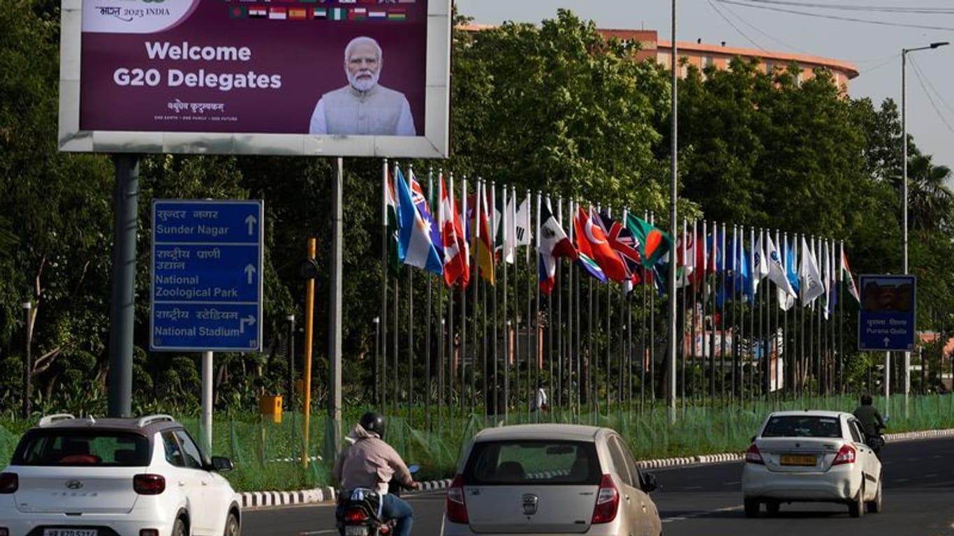 Werbung für den G20-Gipfel in Neu-Delhi: Premierminister Modi begrüßt die Deligierten.