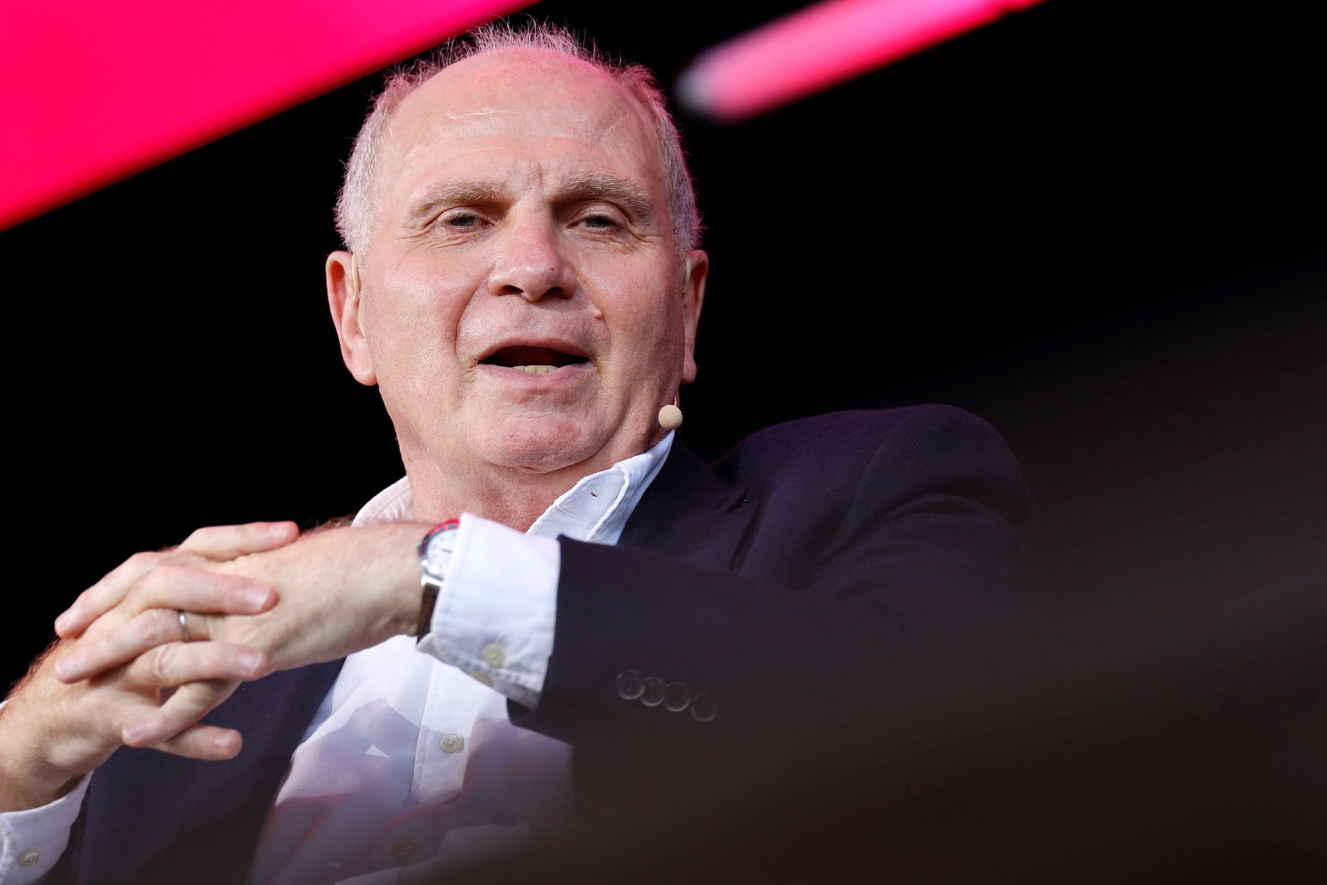 Uli Hoeneß: Das Aufsichtsratsmitglied des FC Bayern ist auf Andres Rettig nicht gut zu sprechen.