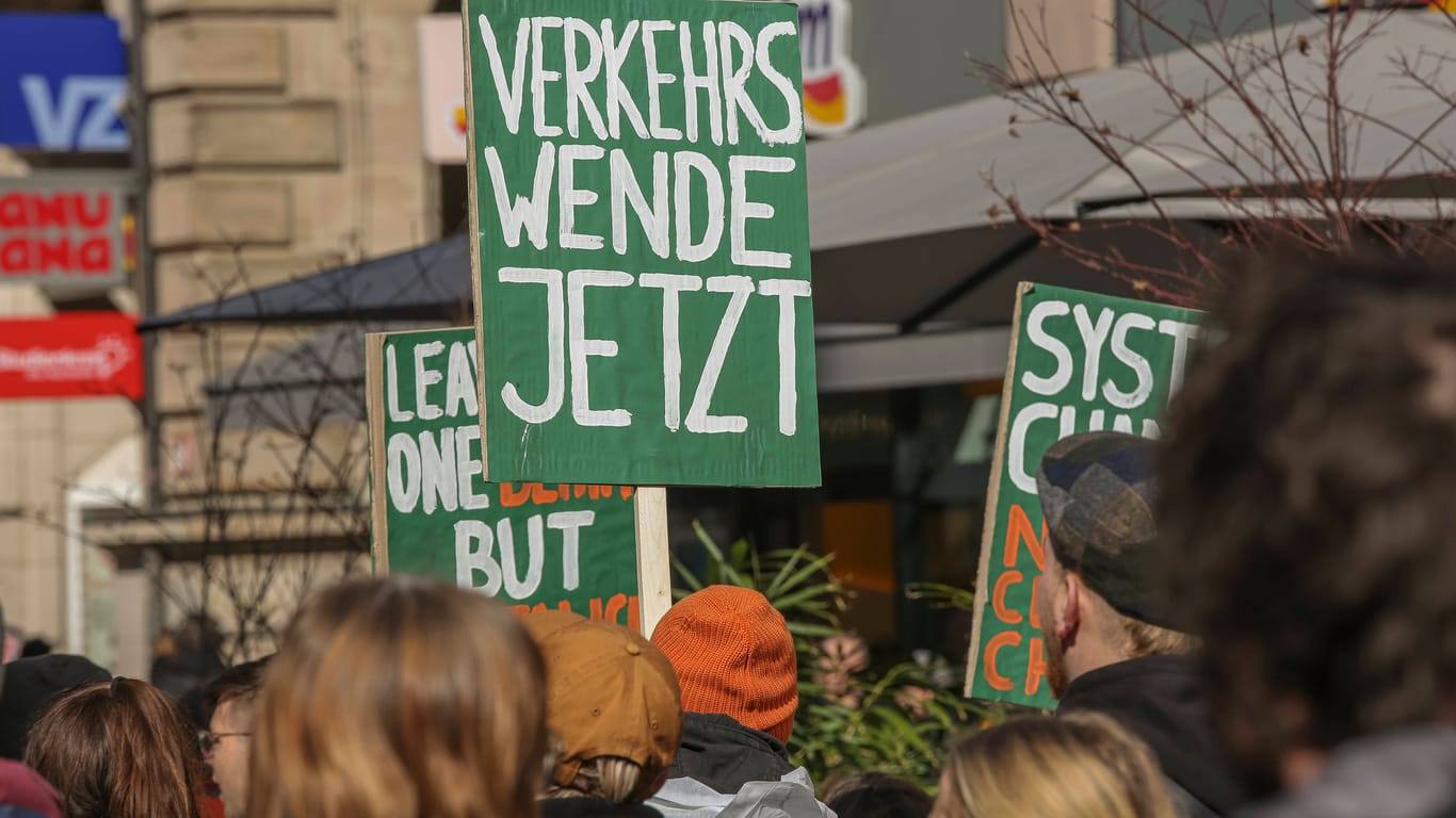 Der neue Klimastreik von "Fridays for Future" hat große Auswirkungen auf den Verkehr in Nürnberg.