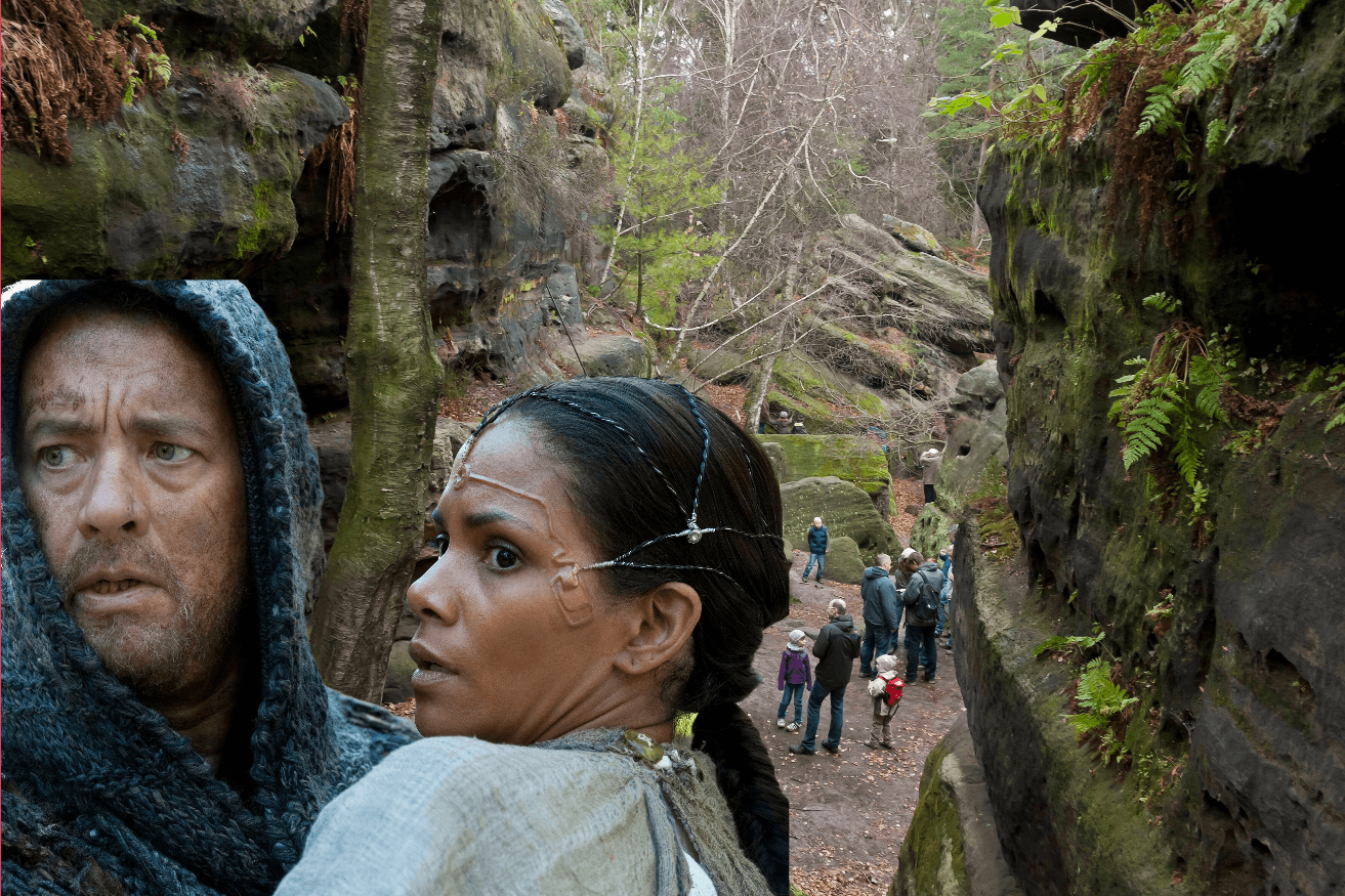 Etwa 3 Kilometer von Königstein entfernt, und zwar im Ortsteil Leupoldishain, beginnt der Rundwanderweg Nikolsdorfer Wände. Dies ist eine zerklüftete Felsenwelt, welche zwischen Nikolsdorf und dem Labyrinth liegt. Für die Dreharbeiten war hier tagelang gesperrt.