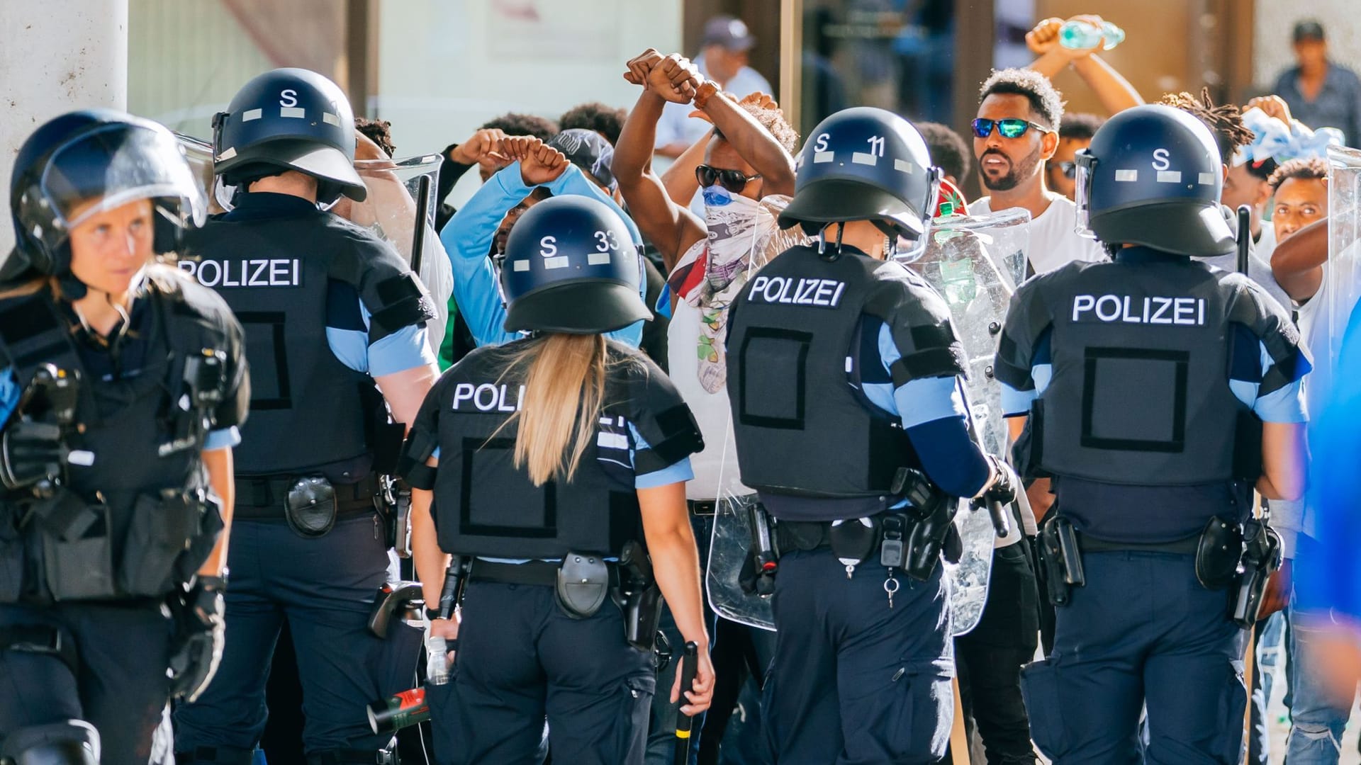 Ausschreitungen bei einer Eritrea-Veranstaltung in Stuttgart am 16. September - Johannes Russom vom Dachverband der örtlichen eritreischen Vereine äußert sich zu künftigen Veranstaltungen.