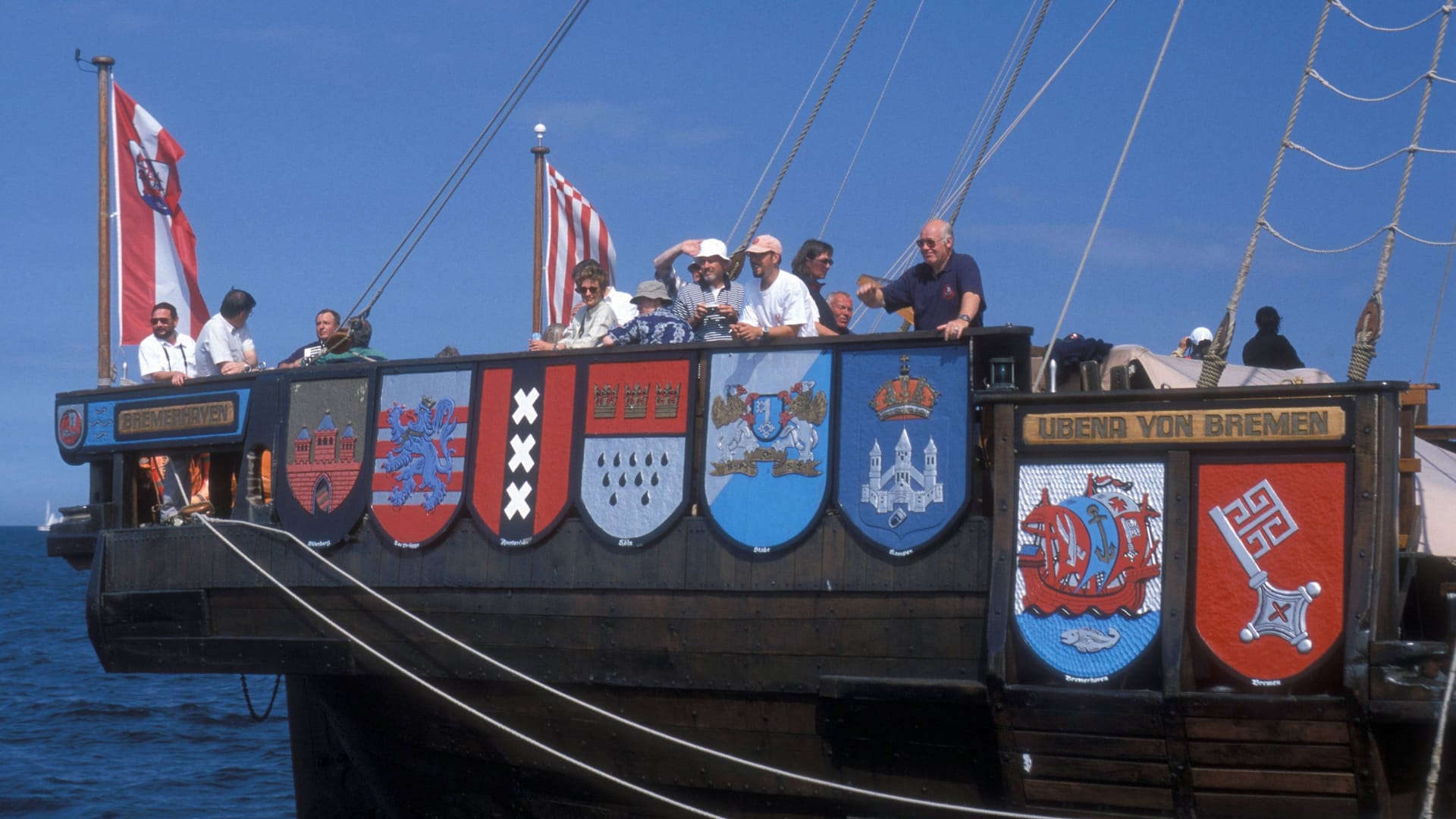 Die "Ubena von Bremen" wurde häufig für Touristenfahrten genutzt. Jetzt muss das Schiff erst einmal wieder flott gemacht werden.