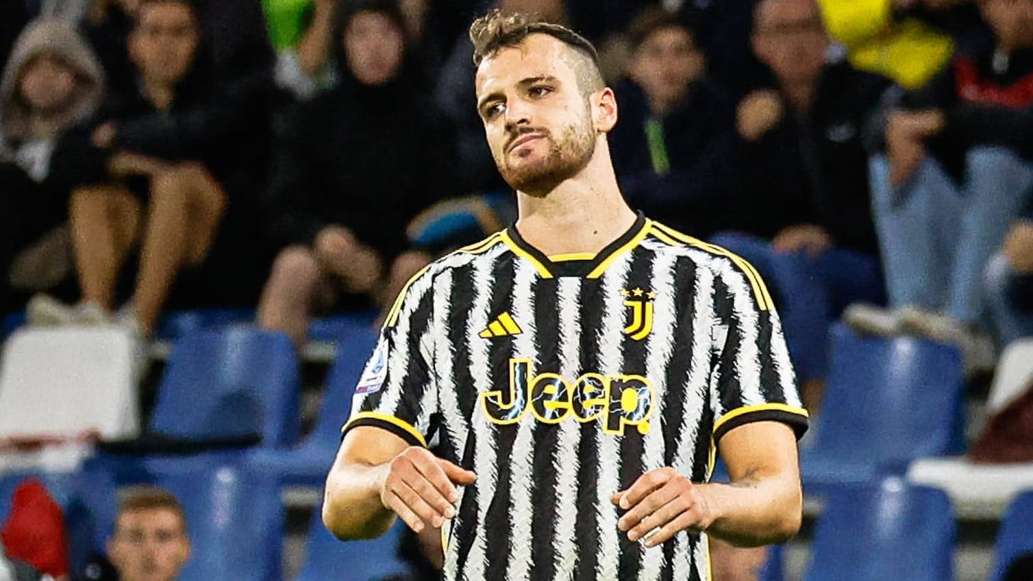 Untröstlich: Juve-Verteidiger Federico Gatti nach seinem Blackout. Untröstlich: Juve-Verteidiger Federico Gatti nach seinem Blackout.