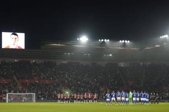 Ben Cull: Bei einer Schweigeminute vor dem Spiel gegen Ipswich Town gedenken Spieler und Fans am Dienstag des Verstorbenen.