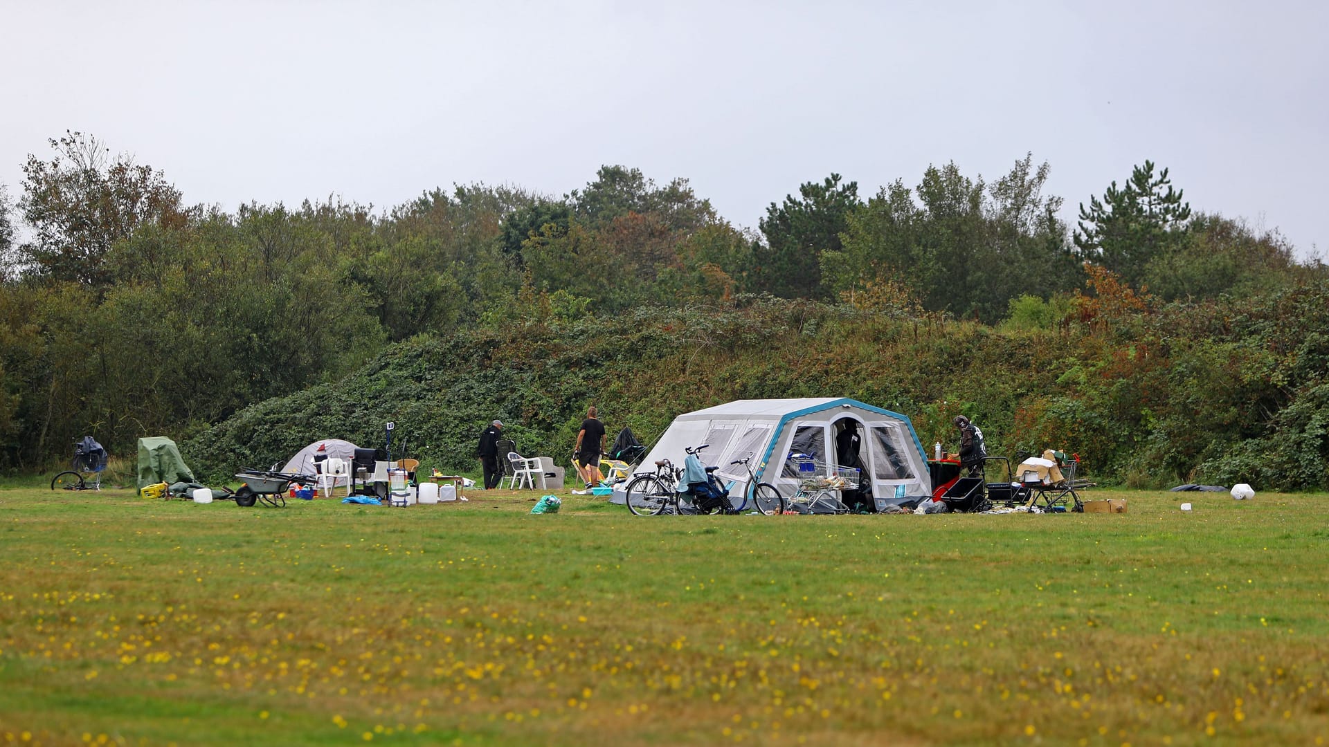 Das Punkcamp in Tinnum auf Sylt löst sich langsam auf