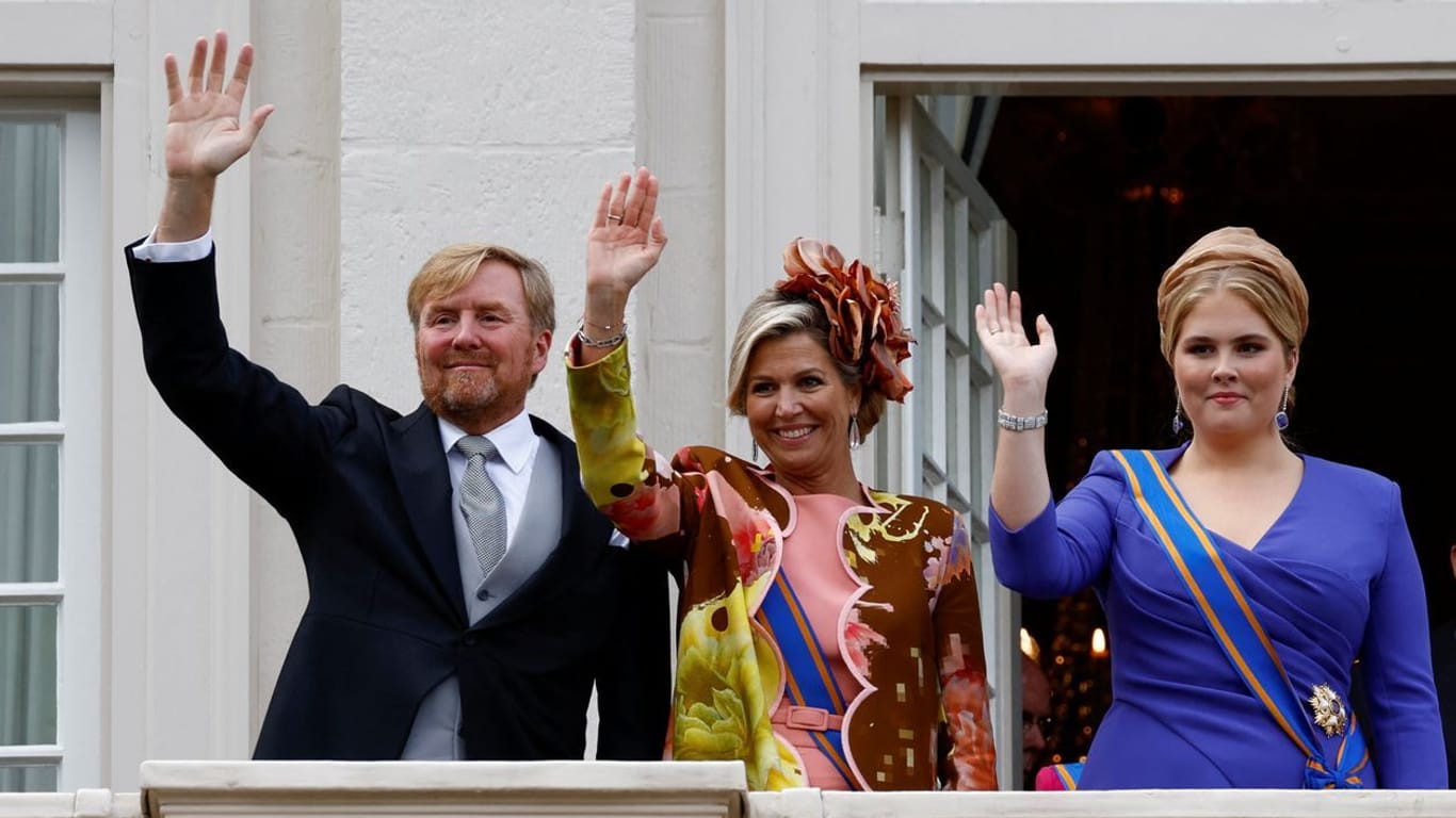 Kronprinzessin Amalia mit ihren Eltern, König Willem-Alexander und Königin Máxima.