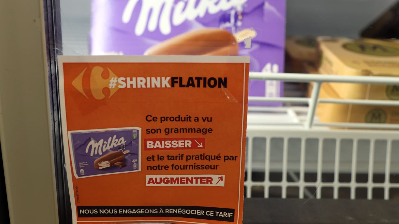 Warnhinweis auf Mogelpackung: Die französische Supermarktkette Carrefour weist auf geschrumpfte Verpackungen hin.