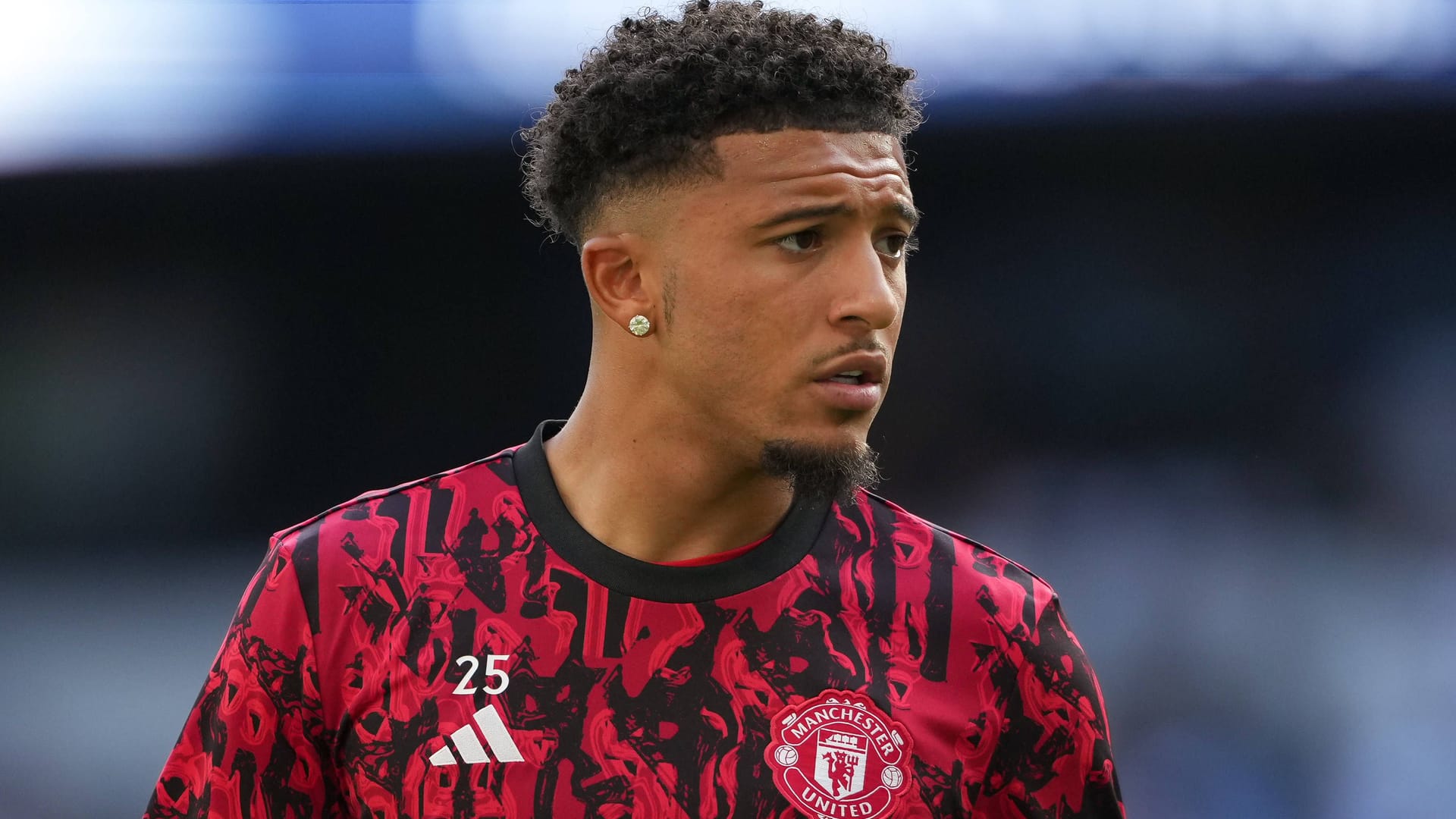 Jadon Sancho im Trainingsdress von Manchester United: Der einstige BVB-Star enttäuscht bei den "Red Devils". Jadon Sancho im Trainingsdress von Manchester United: Der einstige BVB-Star enttäuscht bei den "Red Devils".