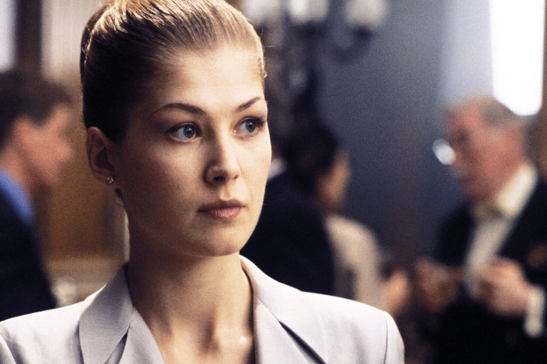 Rosamund Pike: Hier zu sehen 2002 in "James Bond: Stirb an einem anderen Tag".