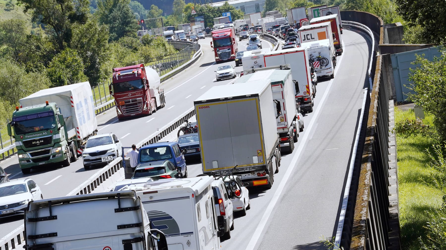 A28 Und A293: Knotenpunkte Im Nordwesten Werden Gesperrt – Stau Droht