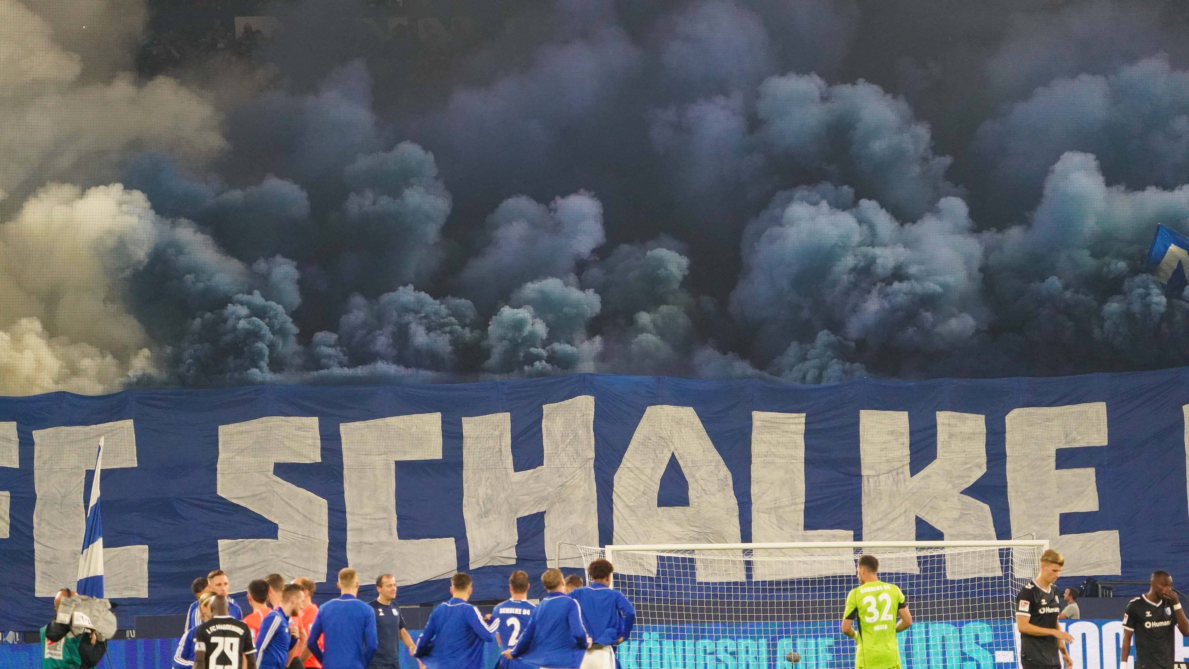 Randale vor Schalke-Spiel: Massenschlägerei vor Zweitligaduell gegen Rostock