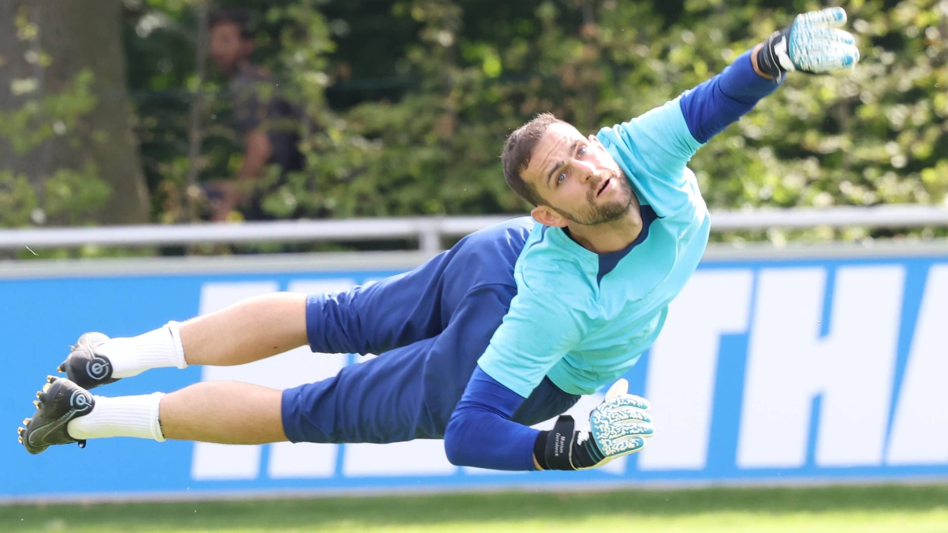 Marius Gersbeck: Der Hertha-Keeper stand wegen schwerer Körperverletzung vor Gericht.