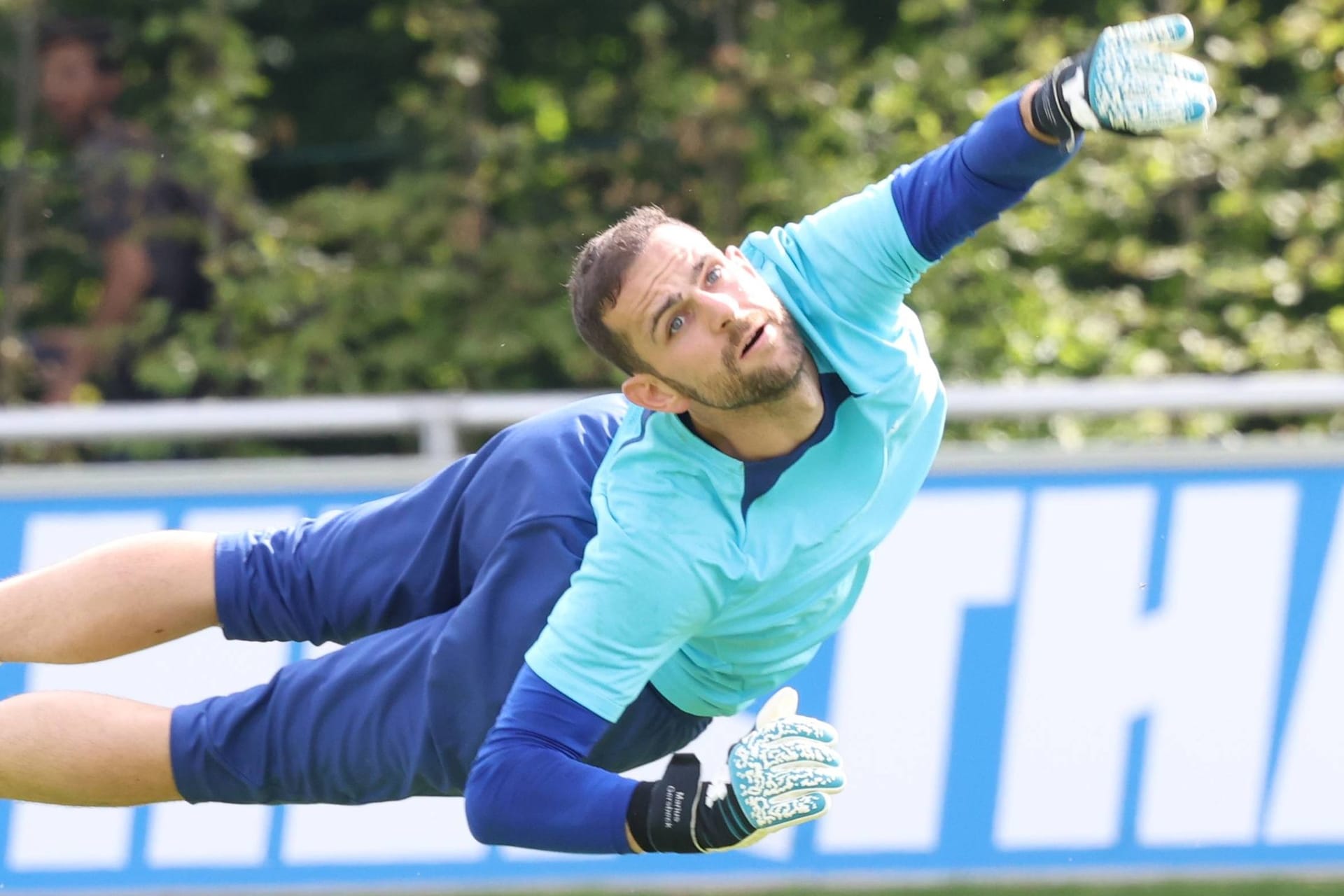 Marius Gersbeck: Der Hertha-Keeper stand wegen schwerer Körperverletzung vor Gericht.