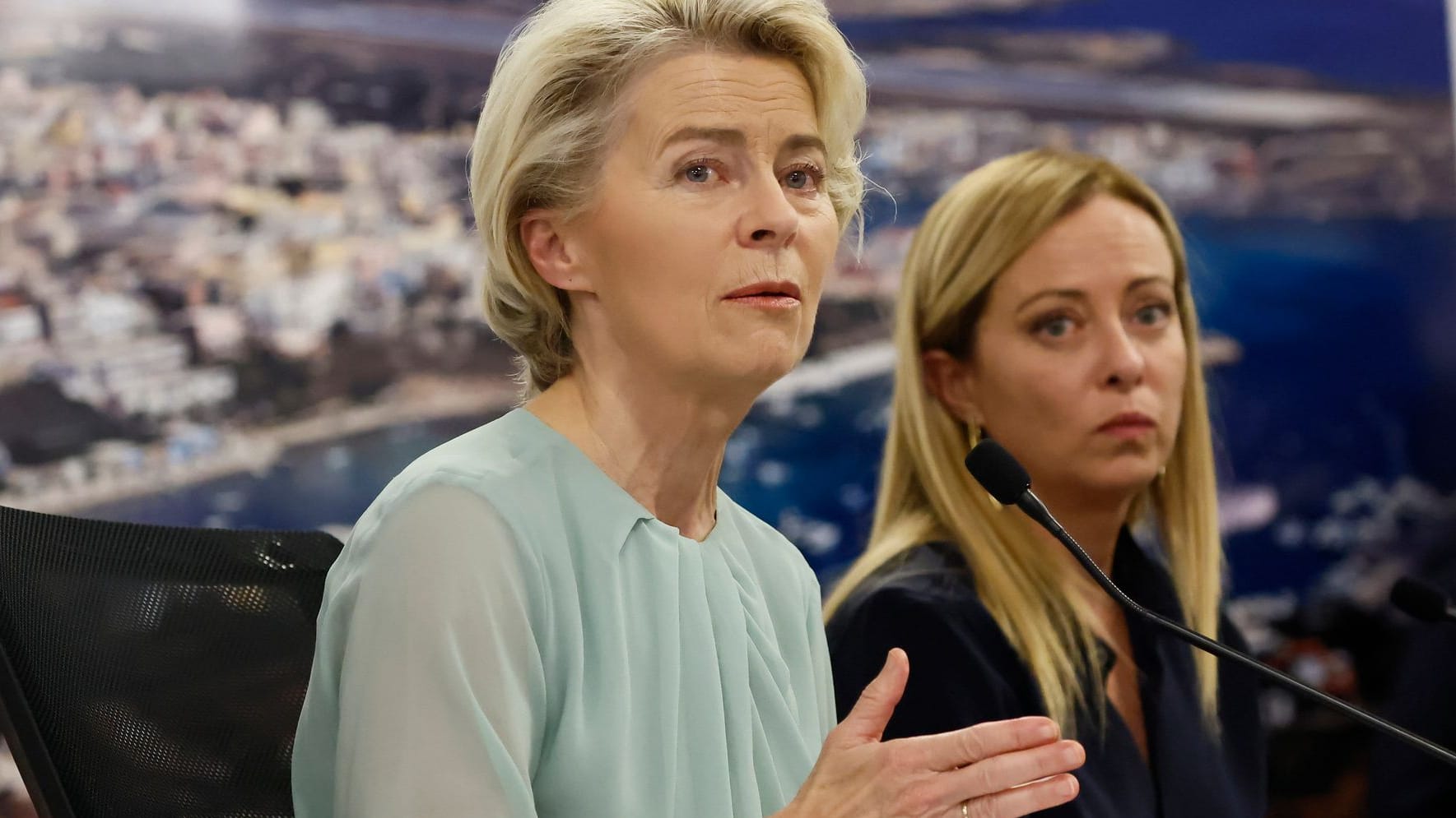 Ursula von der Leyen (l) und Giorgia Meloni: Italien fordert mehr Unterstützung von der EU.