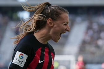 Lara Prasnikar jubelt über ihren Treffer zum 1:1 gegen Juventus Turin.