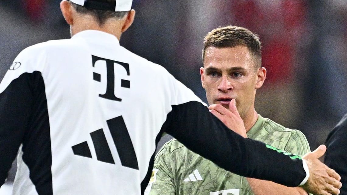 Joshua Kimmich (r.) mit Thomas Tuchel: Der Nationalspieler wollte auf dem Platz bleiben.