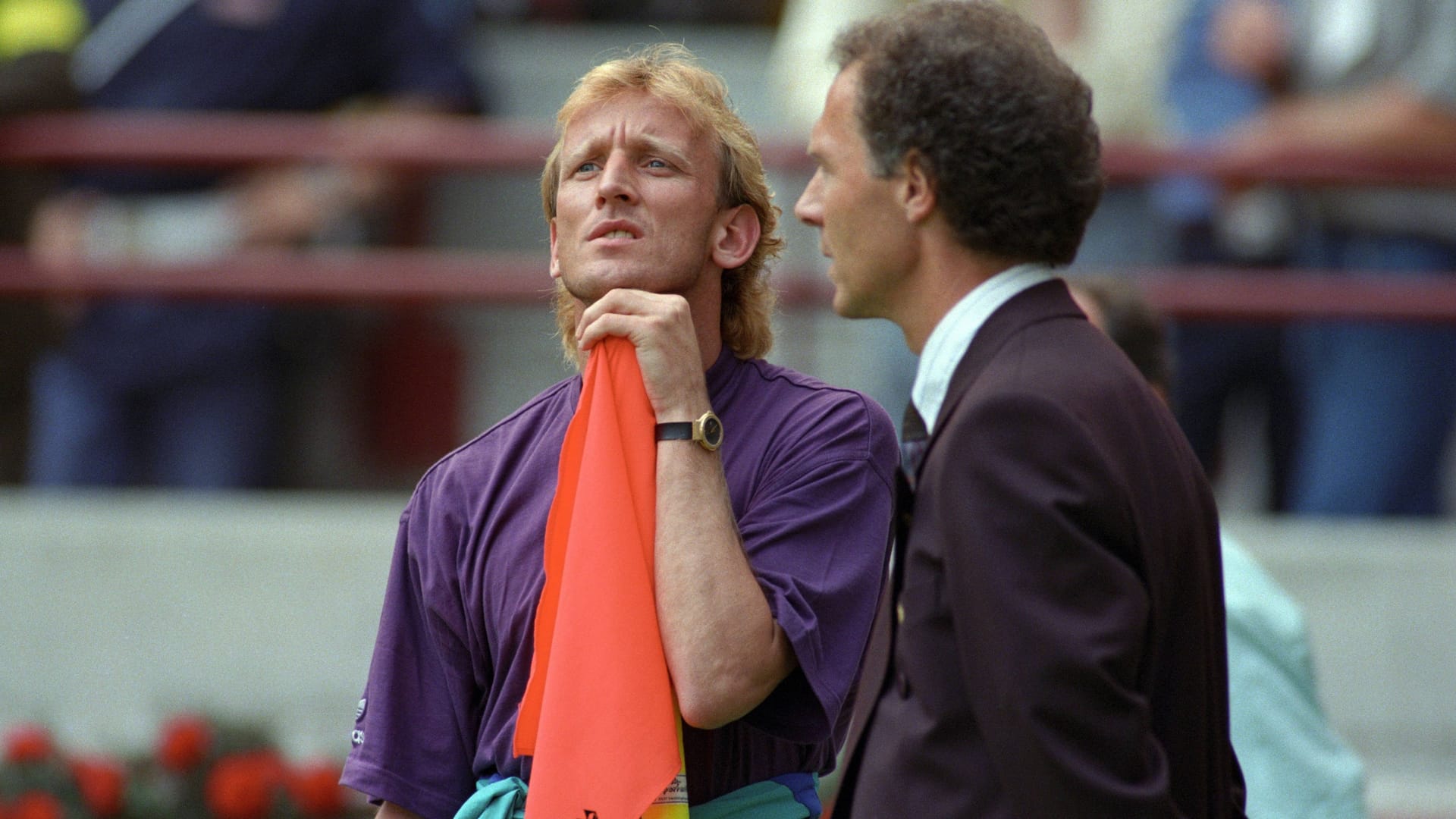 Andreas Brehme (l.) und Franz Beckenbauer: Der Finaltorschütze und der damalige Teamchef krönten sich 1990 in Italien zu Weltmeistern.