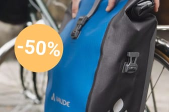 Amazon bietet die Fahrradtaschen Aqua Back Color von Vaude heute zum halben Preis an (Symbolbild).