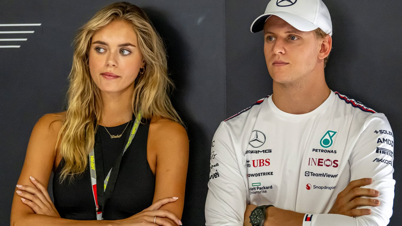 Suzuka: Rennfahrer Mick Schumacher mit seiner Freundin Laila Hasanovic beim GP von Japan.