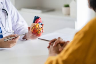 Kardiologische Untersuchung: Die richtige Prävention kann tödliche Herzinfarkte verhindern.