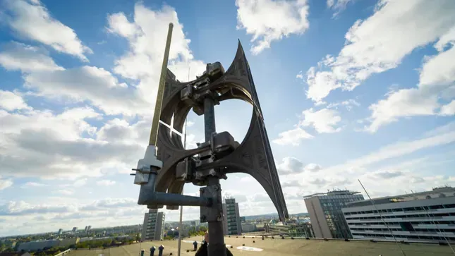 Sirenenanlage auf einem Hochaus in Dresden. Insgesamt gibt es in der Landeshauptstadt 200 Standorte. Sirenenanlage auf einem Hochaus in Dresden. Insgesamt gibt es in der Landeshauptstadt 200 Standorte.