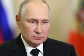 Wladimir Putin: Hat der russische Autokrat mit Schönheitseingriffen nachgeholfen?