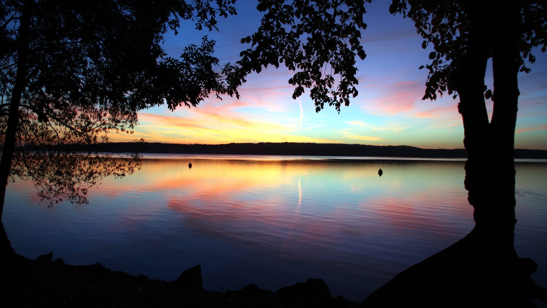 Sonnenuntergang am Scharmützelsee (Symbolfoto): Meist ist die Wasserqualität hier ausgezeichnet, heißt es in einem EU-Bericht.