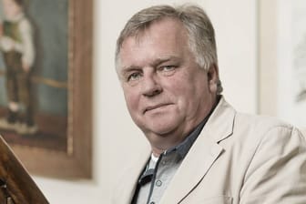 Günther Krause: Er war bis 1993 Verkehrsminister.