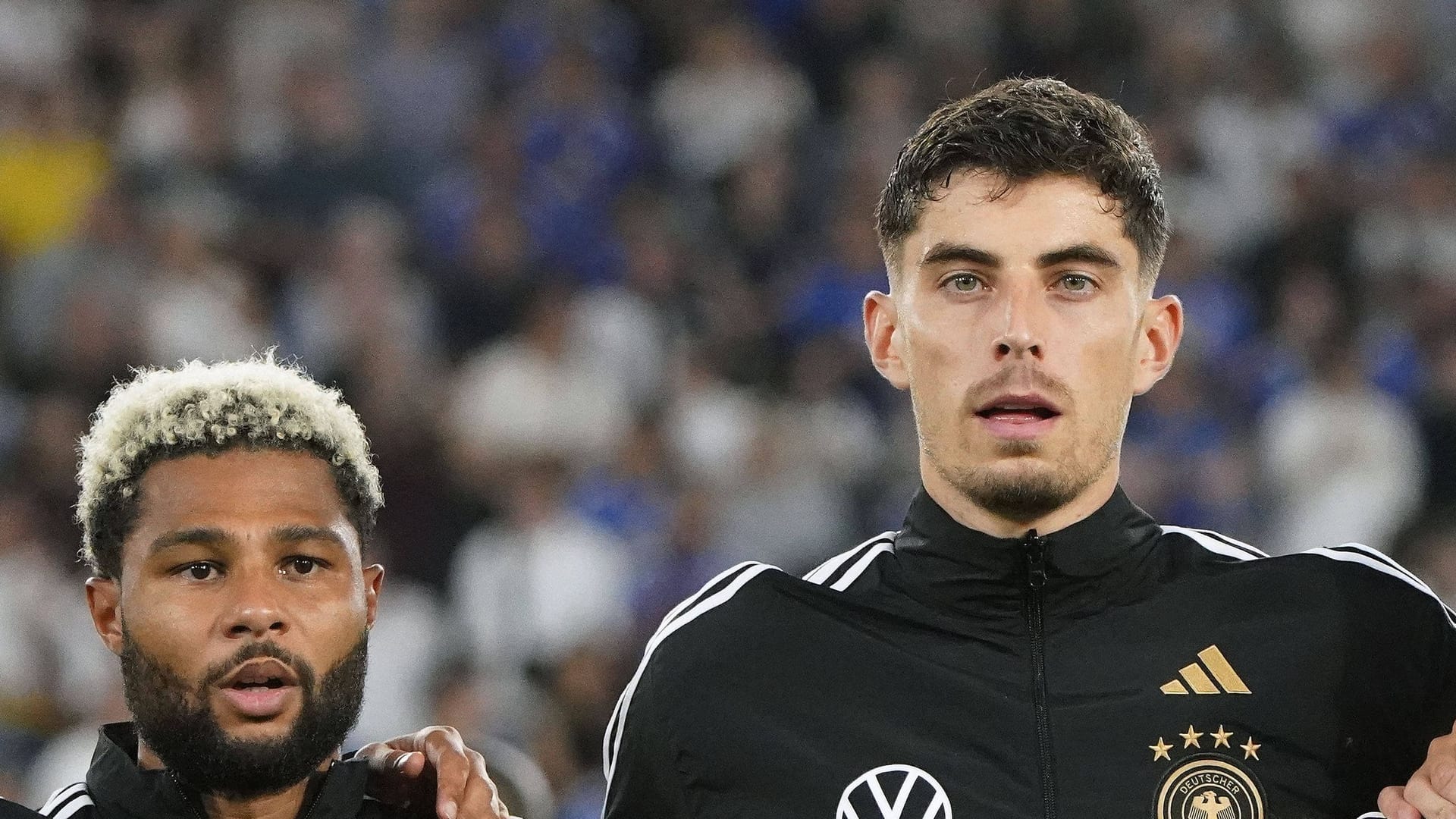 Kai Havertz (r.) neben Serge Gnabry: Der Ex-Leverkusener spielt mittlerweile für den FC Arsenal.