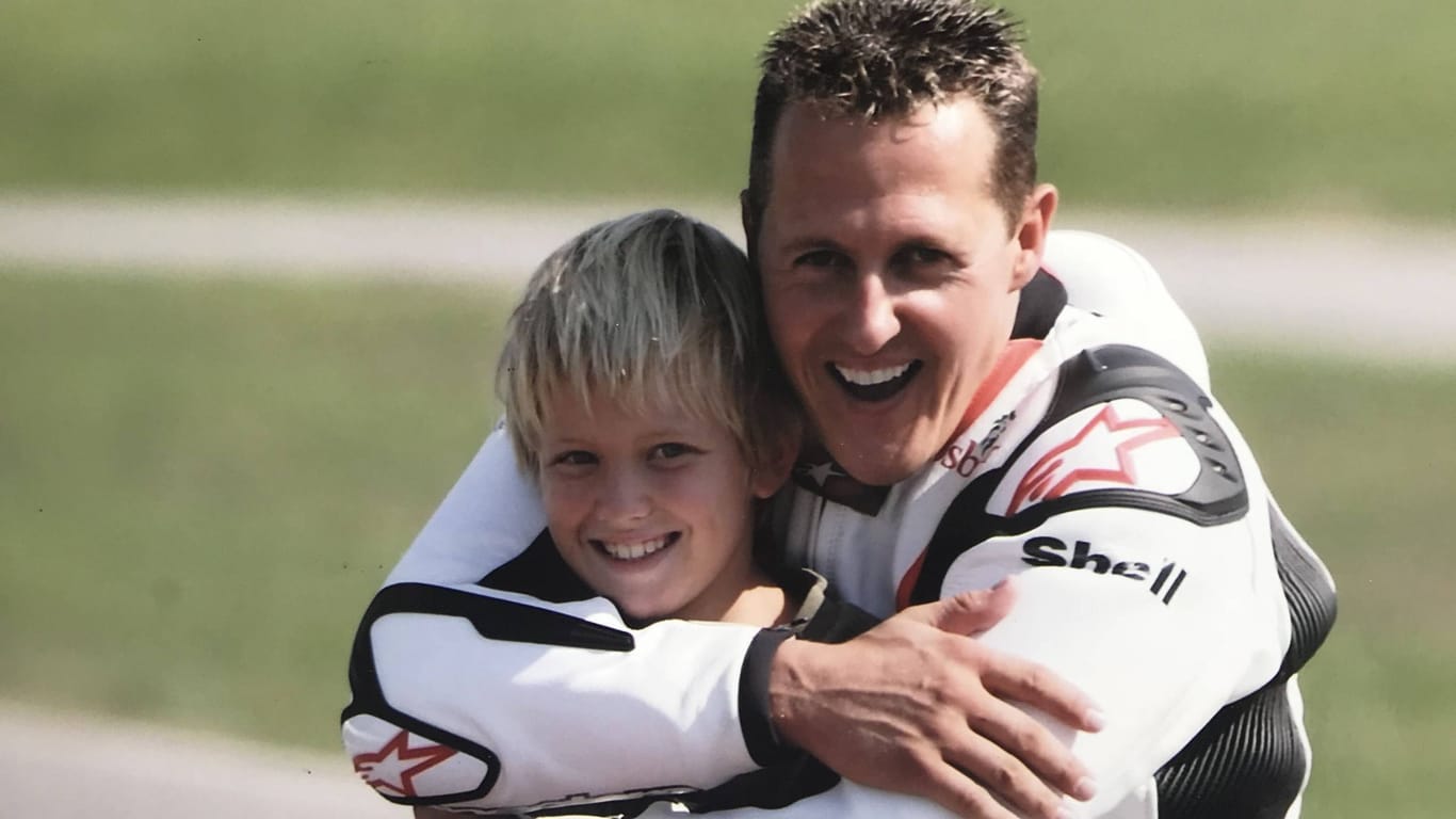 Michael und Mick Schumacher, als dieser klein war: Er ist in die Fußstapfen seines Vaters getreten.