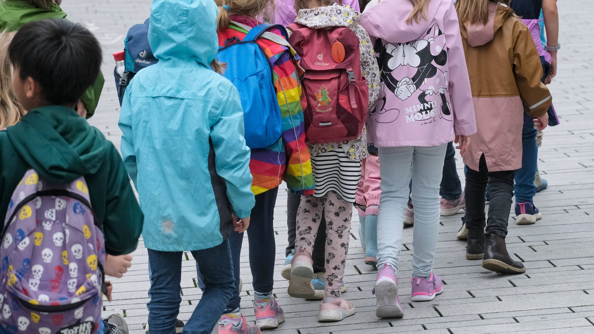 Kinder (Symbolbild): In Göttingen war offenbar das Mittagessen einer Kita schlecht.