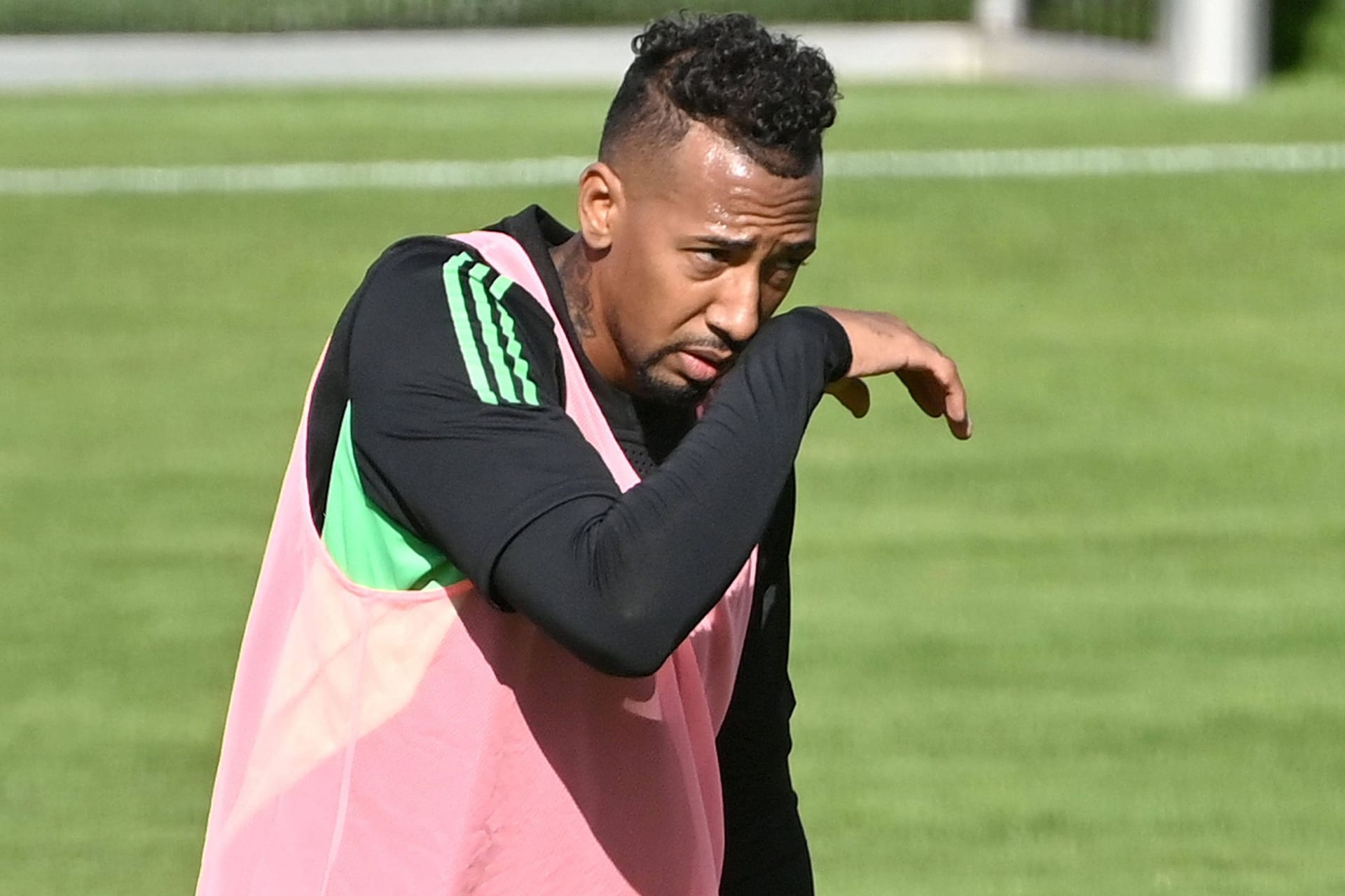 Jérôme Boateng im Bayern-Training: Der Ex-Nationalspieler hält sich in München fit.