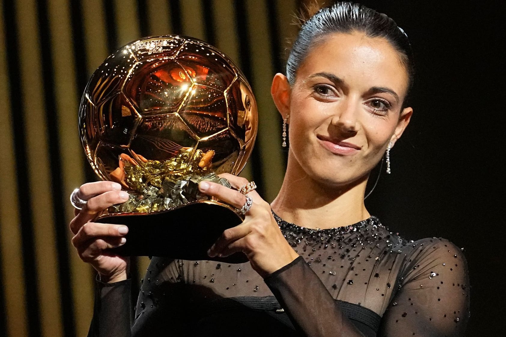 Gekrönt: Aitana Bonmatí mit dem "Ballon d'Or".