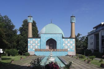 Die Blaue Moschee ist auch der Sitz des Islamischen Zentrums.