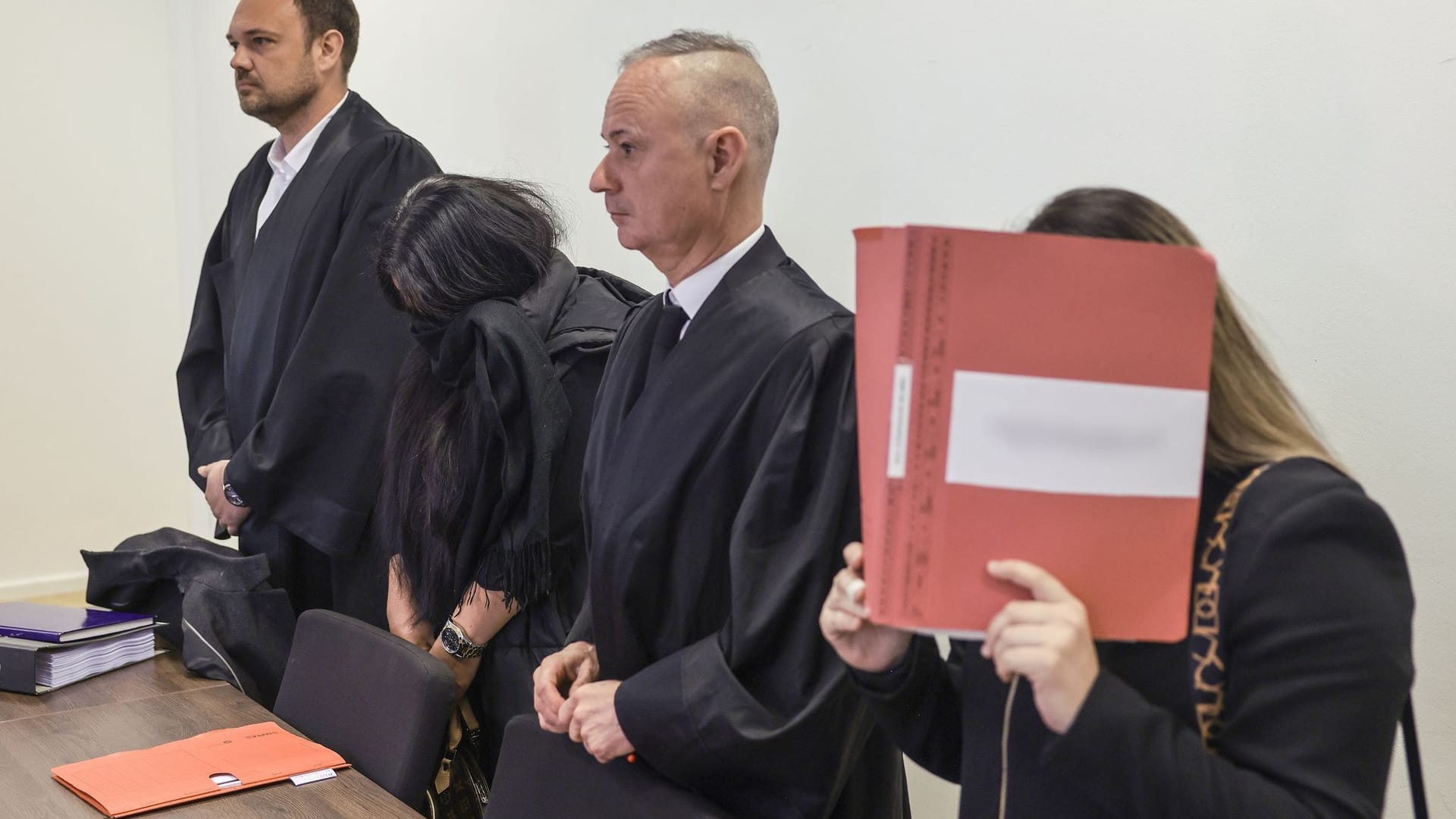 Zweijähriger erstickt: Prozess gegen Tagesmütter Zweijähriger erstickt: Prozess gegen Tagesmütter