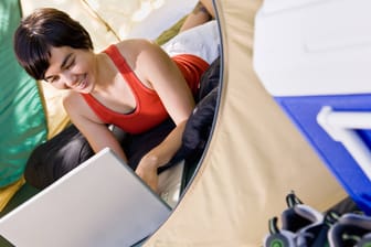 Studienarbeiten im Zelt schreiben? Das könnte für Studierende in München zumindest vorübergehend zur Realität werden (Symbolbild).