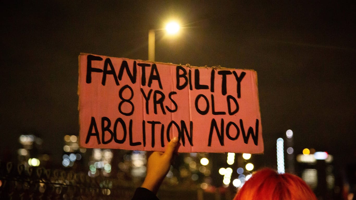 Proteste gegen Polizeigewalt nach dem Tod der achtjährigen Fanta Bility.