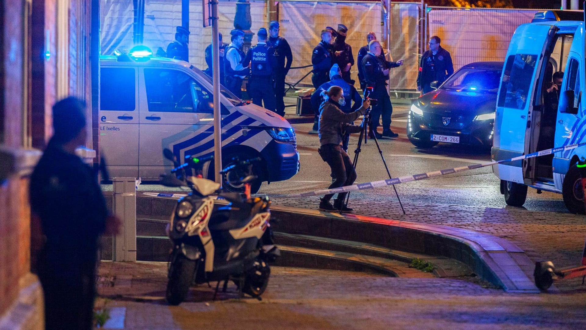 Polizisten am Tatort in Brüssel.