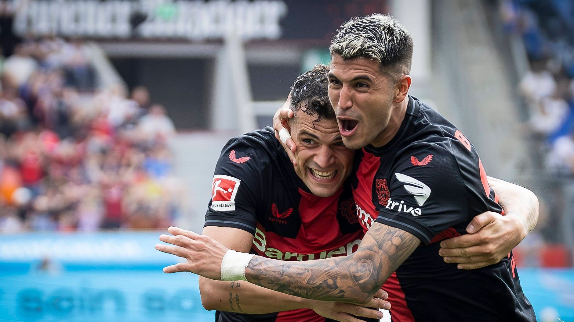 Exequiel Palacios (rechts) und Granit Xhaka: Die beiden sind in Leverkusens Mittelfeld gesetzt.