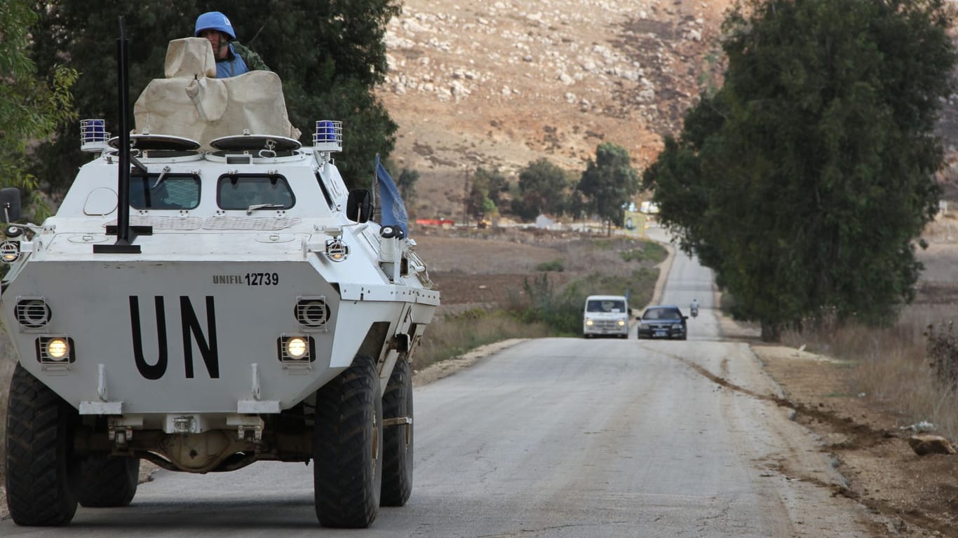 Die Friedenstruppen der Vereinten Nationen im Libanon (UNIFIL) patrouillieren an der libanesisch-israelischen Grenze.