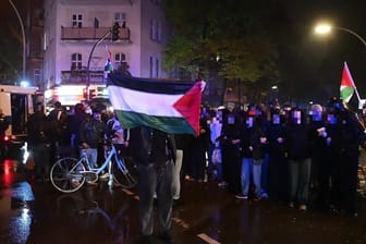 Pro-palästinensische Kundgebung in Berlin-Neukölln: