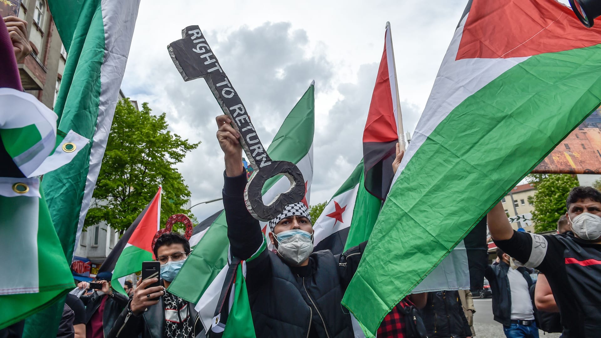 Pro-palästinensische Demonstration in Berlin Neuköln