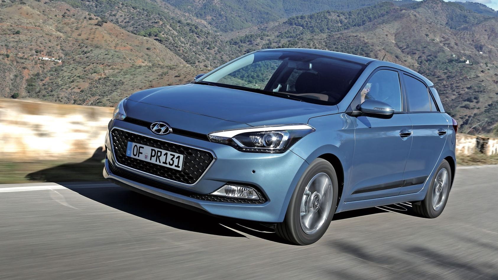 Blauer Hyundai i20