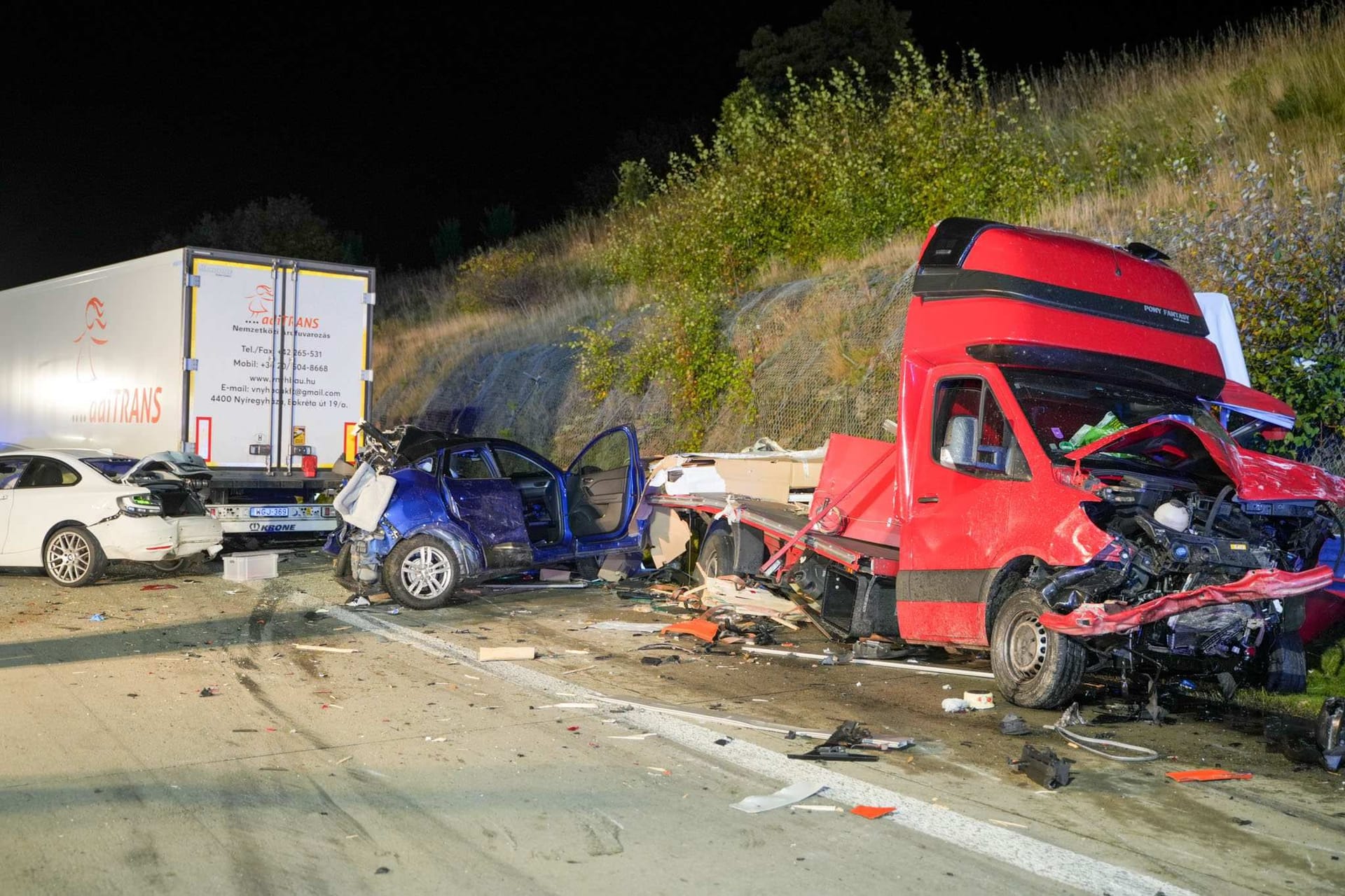 Unfall auf der A17: Mehrere Menschen wurden verletzt.