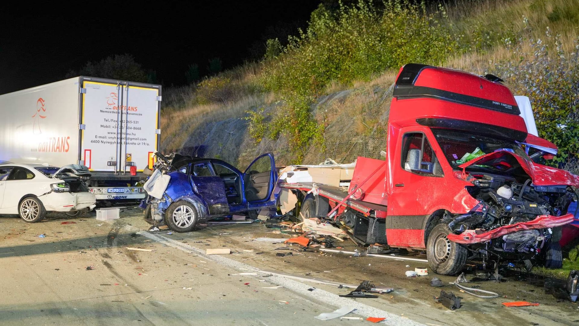 Unfall auf der A17: Mehrere Menschen wurden verletzt.