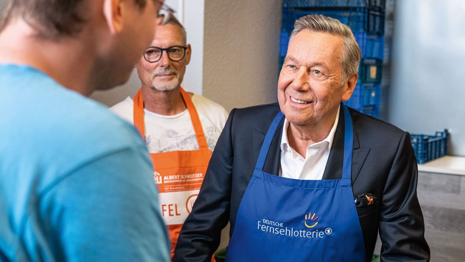 „Albert-Schweitzer-Familienwerk Brandenburg e. V.“in Cottbus: Gemeinsam mit Roland Kaiser, dem ehrenamtlichen Botschafter des Projektes, konnte eine Fördersumme von 440.000 Euro überreicht werden. „Albert-Schweitzer-Familienwerk Brandenburg e. V.“in Cottbus: Gemeinsam mit Roland Kaiser, dem ehrenamtlichen Botschafter des Projektes, konnte eine Fördersumme von 440.000 Euro überreicht werden.