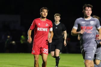 Max Finkgräfe im Testspiel gegen Reusrath: Der 19-Jährige feierte sein Debüt als Kapitän.