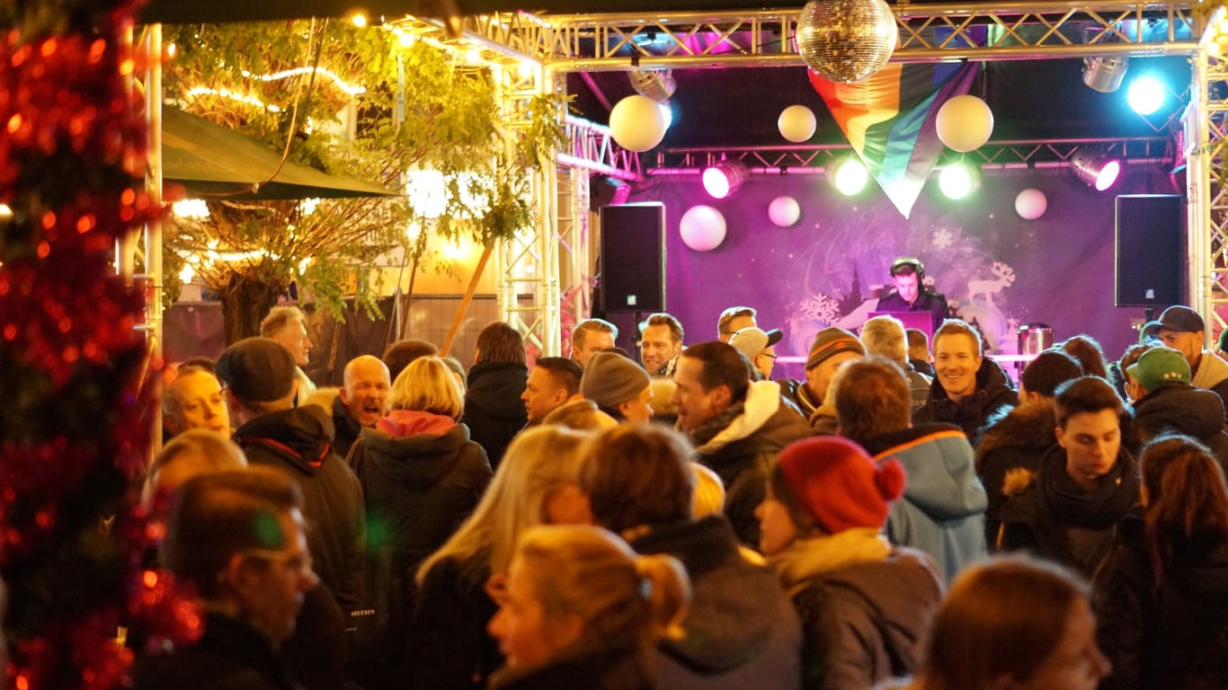 St. Georg: Der "Winterpride"-Weihnachtsmarkt bringt "Queers and Friends" zusammen.