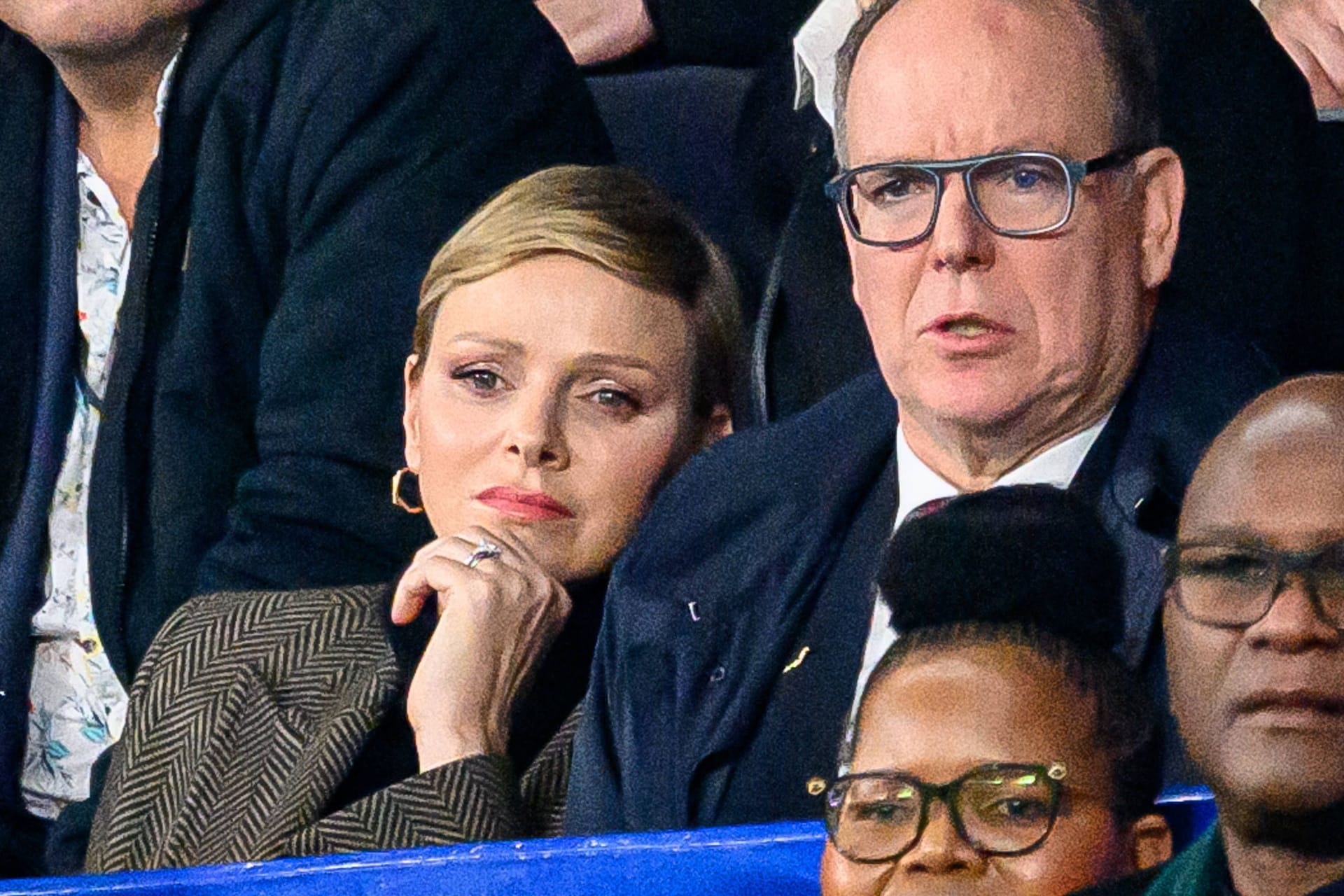 Fürstin Charlène und Fürst Albert: Die beiden sahen in Paris ein aufregendes Rugbymatch.