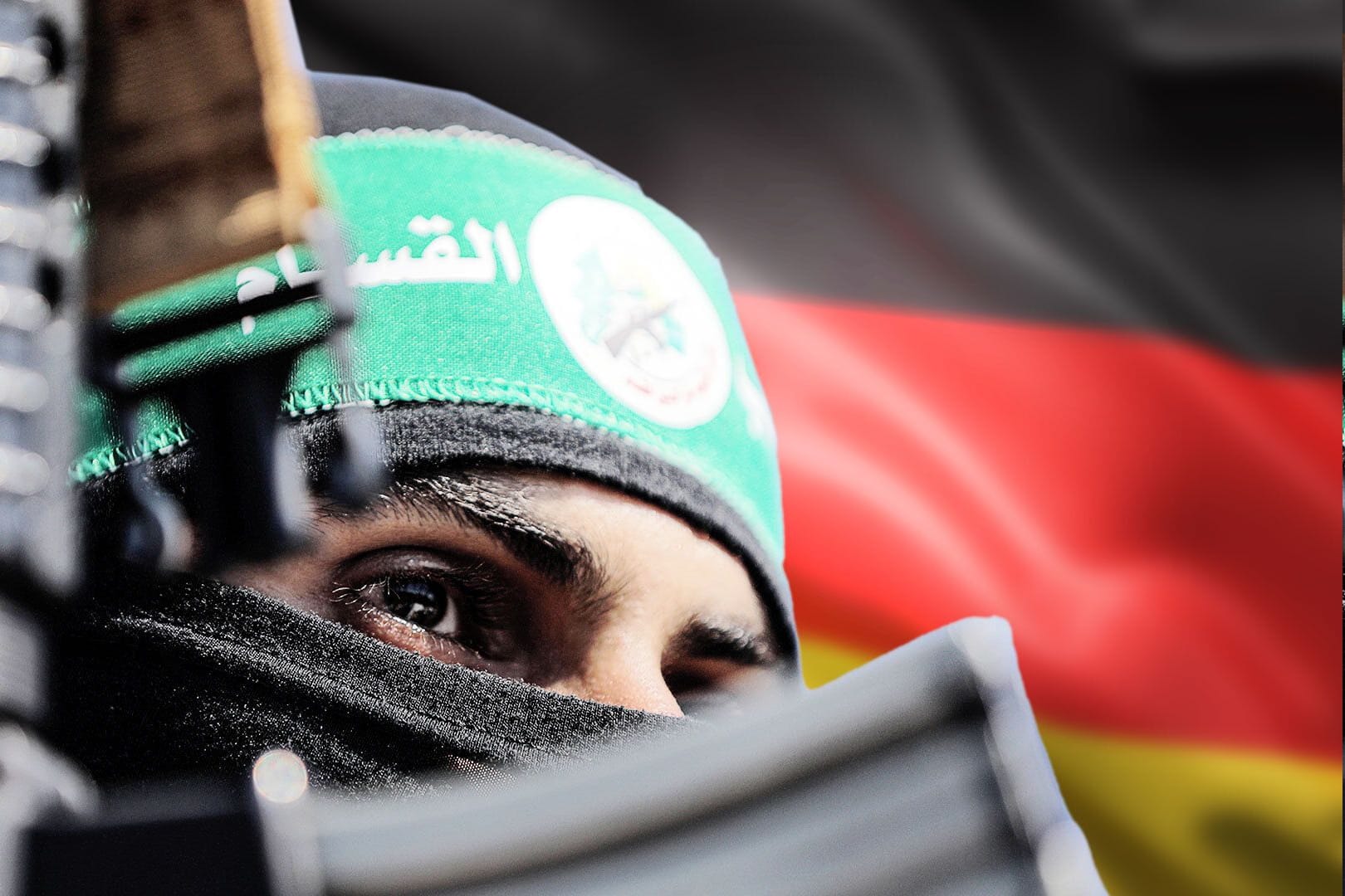 Ein Hamas-Kämpfer vor deutscher Flagge: Die Terroristen verfügen über Unterstützer in der Bundesrepublik.